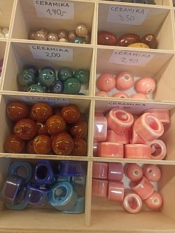 Koraliki ceramiczne 12-20mm, różne kolory i kształty