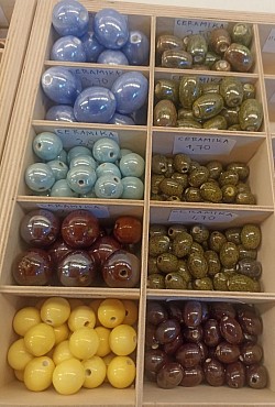 Koraliki ceramiczne kulki i oliwki